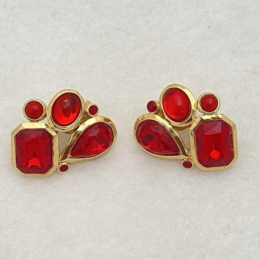 Vintage Trifari Earrings Stud Clip-On Red Multi-Faceted Lucite Stones Gold Tone